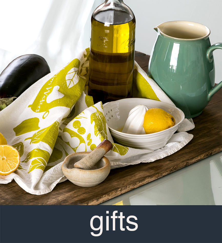 Veggie tea towel with kitchen items